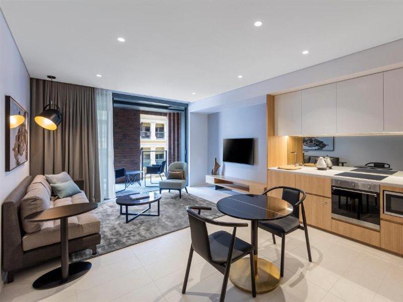 Skye Suites Sydney Exterior foto A typical apartment at The Standard