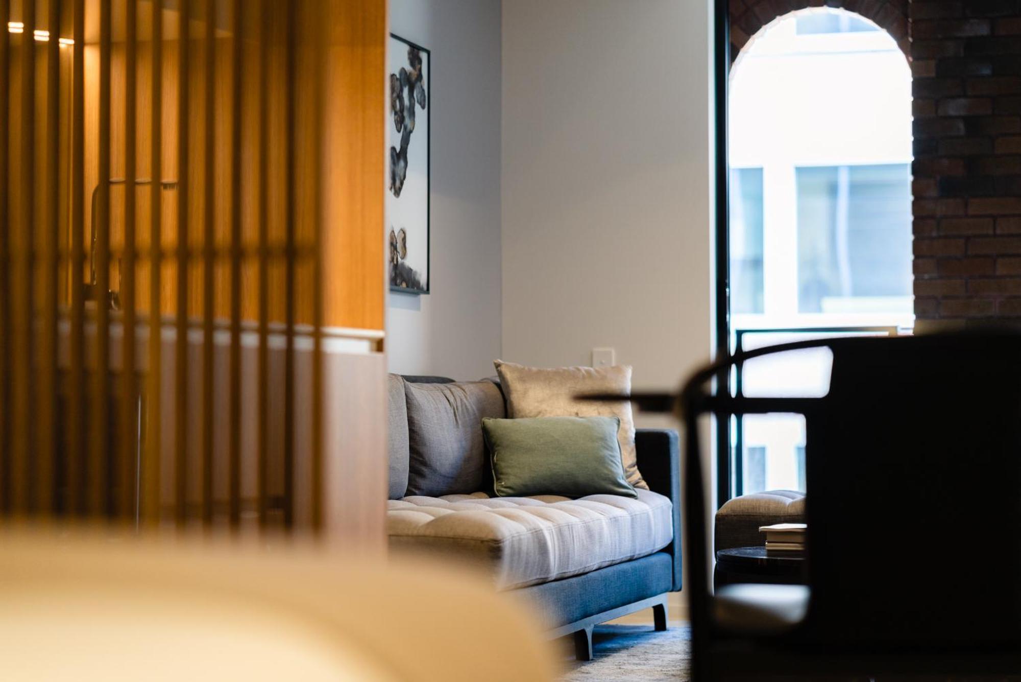 Skye Suites Sydney Zimmer foto A room at the hotel