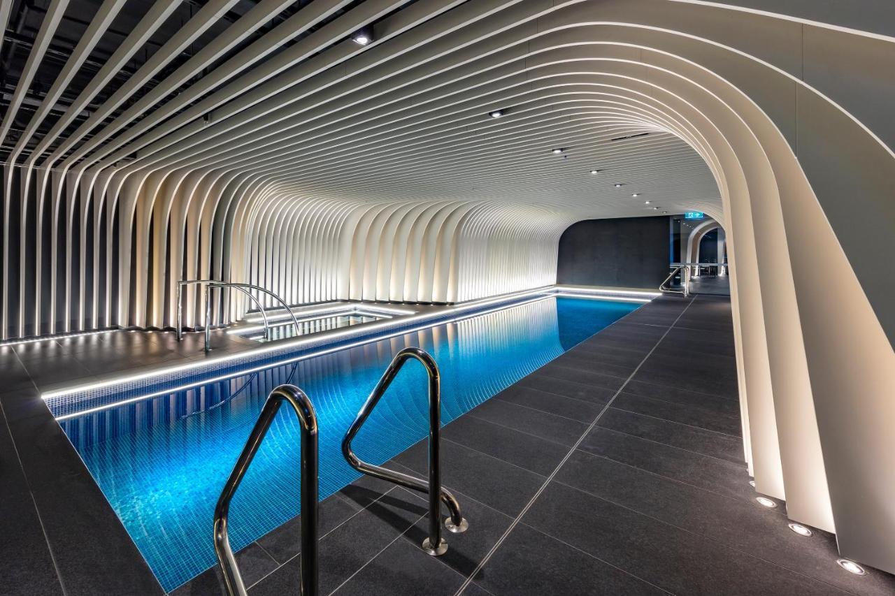 Skye Suites Sydney Exterior foto The pool at The Standard London