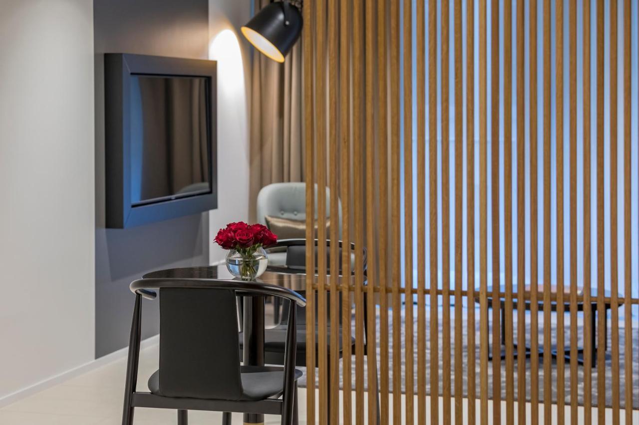 Skye Suites Sydney Exterior foto A room divider