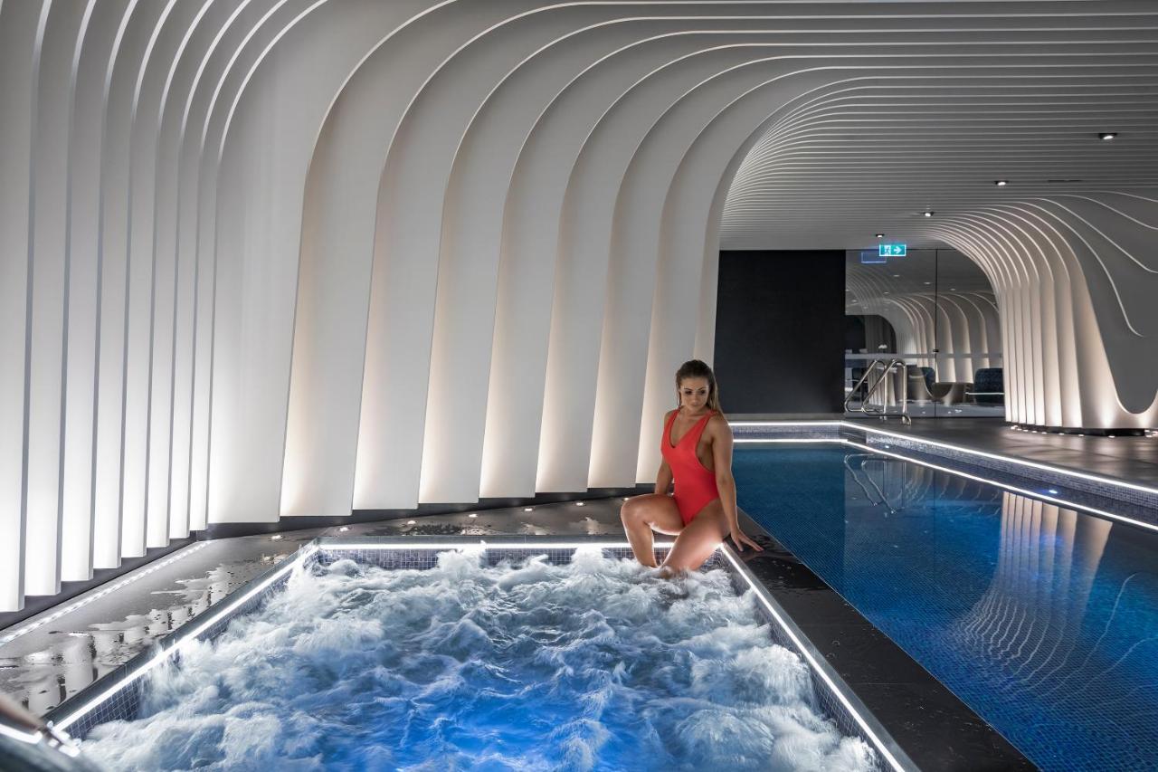 Skye Suites Sydney Exterior foto The spa at The Dorchester