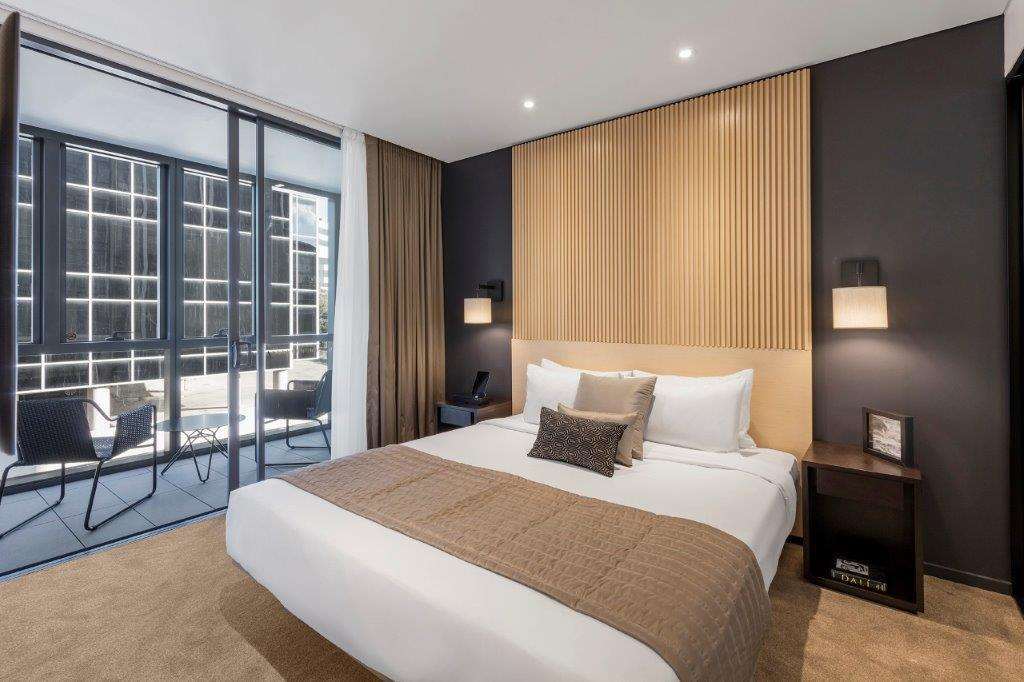 Skye Suites Sydney Zimmer foto A bedroom at the hotel
