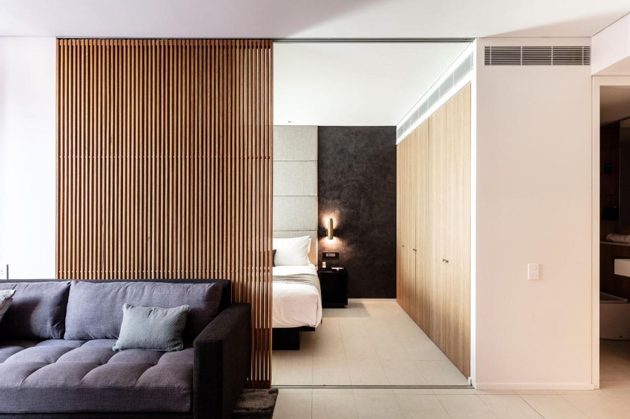 Skye Suites Sydney Exterior foto A sliding door